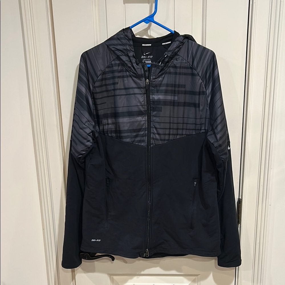 Nike Running Men’s Dri-Fit Windbreaker with Hybrid Design and Full-Zip Closure